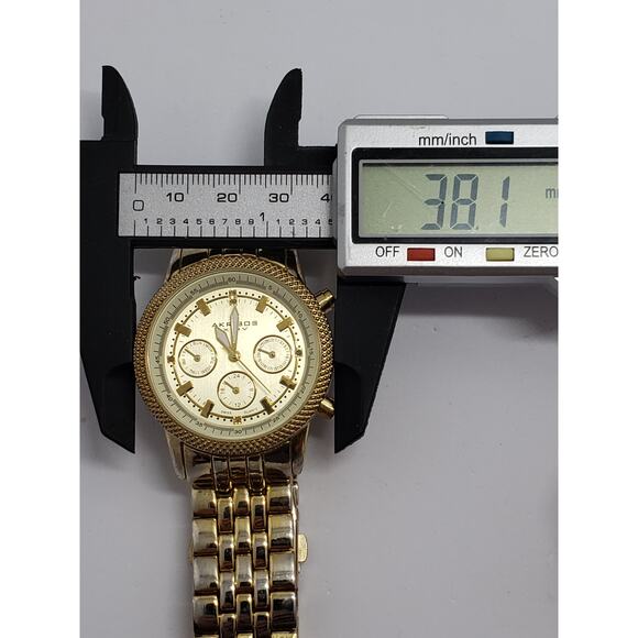 Akribos XXIV Men\'s dress watch. Multifunction face. AK722YG. Working Watch